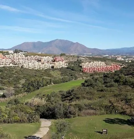 Duquesa Fairways, A Spacious With Fabulous Views And Facilities Manilva